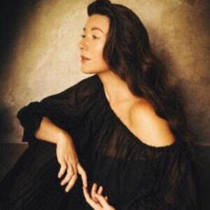 Luxe Provence Jamie Beck Chemise Off the Shoulder Blouse in Noir/ Black